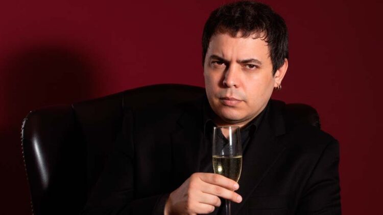 Sale a la luz "Otra No Hay", el nuevo tema de León Fernández